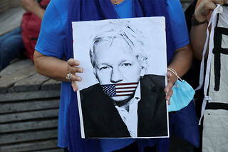 Julian Assange est détenu dans une prison de haute sécurité près de Londres dans l'attente de son procès.
