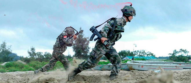 Des soldats de l'armee chinoise lors d'un exercice a Zhangzhou, le 24 aout 2022.
