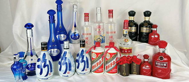 Le baijiu, alcool de sorgho originaire de Chine, represente une production deux fois superieure a celle de la vodka.
