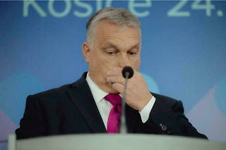 Le Premier ministre hongrois ne peut se permettre de jouer la montre outre mesure.
