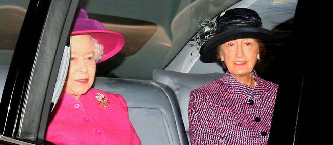 Lady Susan Hussey, au cote de la reine Elizabeth II, le 23 janvier 2011. 