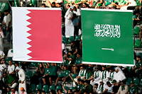 Les drapeaux qatariens et saoudiens lors du Mondial organisé au Qatar. 
