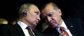 Le président russe, Vladimir Poutine (à g.), et son homologue turc, Recep Tayyip Erdogan (à dr.), à Istanbul le 10 octobre 2016.
