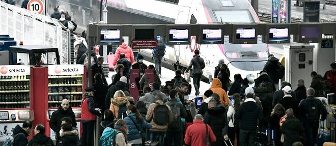 Les controleurs de la SNCF en greve tout le week-end, 60% des TGV annules