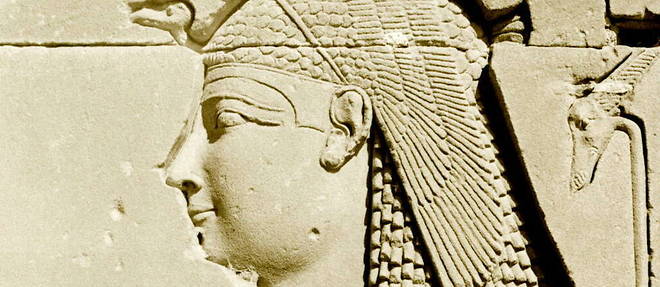 Representation de la reine Cleopatre, au temple ptolemaique de la deesse Hathor a Denderah, Egypte.
