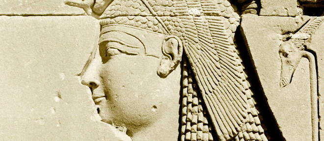Représentation de la reine Cléopâtre, au temple ptolemaïque de la déesse Hathor à Denderah, Égypte.
