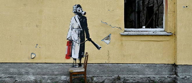 Un dessin attribue a l'artiste Banksy a manque d'etre vole dans une banlieue de Kiev.
