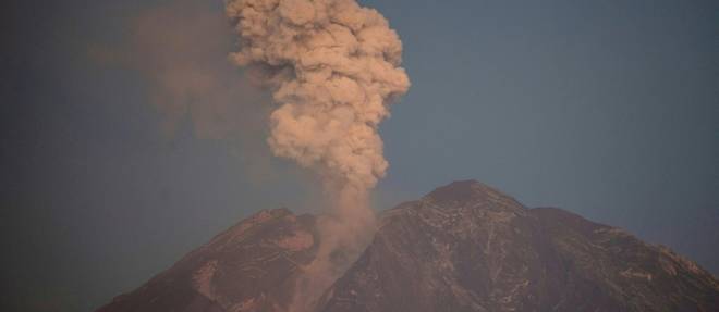 Indonesie: les evacuations se poursuivent apres l'eruption du volcan Semeru