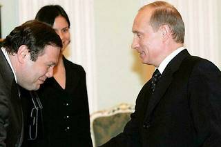 Mikhail Friedman en 2005 avec Vladimir Poutine.

