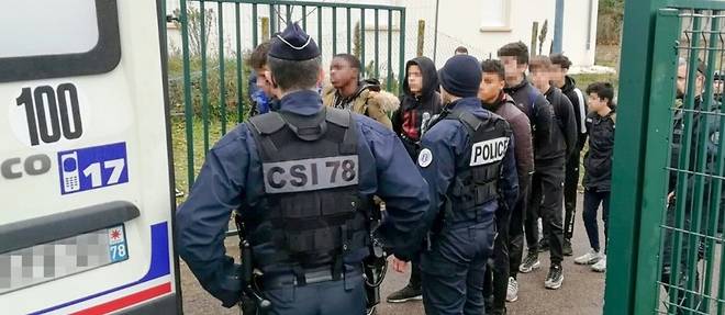 Lyceens a genoux a Mantes-la-Jolie en 2018: l'enquete "commence enfin"
