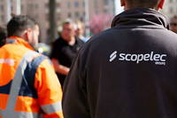 Scopelec revendiquait jusqu'a 3 500 salaries et le titre de << plus grande cooperative de France >> avant de perdre un important marche.
