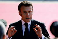 Emmanuel Macron veut relever l'age legal de depart a la retraite a 65 ans.
