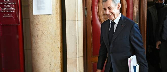 A la barre, le singulier plaidoyer de Sarkozy pour les ecoutes, preuves de sa "transparence"