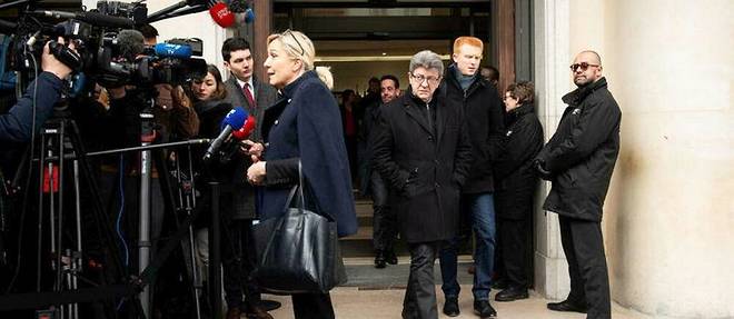 Marine Le Pen, presidente du Rassemblement national ; Jean-Luc Melenchon, leader de  La France insoumise, et Adrien Quatennens (LFI), le 27 octobre 2022. Une alliance objective, sur fond antileberalisme, contre << l'imperialisme americain >>.

