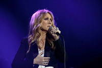 Céline Dion devait reprendre, au printemps 2023, sa tournée européenne en partant de la République tchèque.
