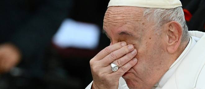 Le pape pleure en public en evoquant l'Ukraine "martyrisee"