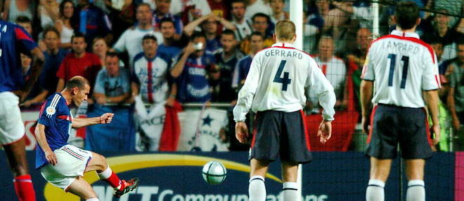 Un double de Zidane en l'espace de deux minutes et une fin de match renversante a l'Euro 2004.
