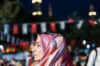 Le foulard flotte sur le Parlement avant les &eacute;lections en Turquie