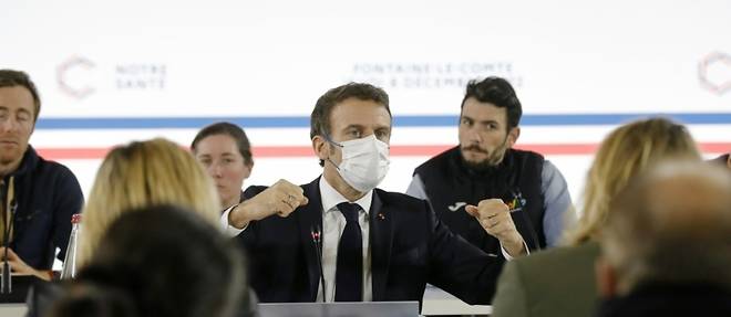 La gratuite du preservatif en pharmacie etendue aux mineurs, annonce Macron