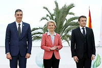 À Alicante, Emmanuel Macron et Pedro Sanchez (autour d'Ursula von der Leyen) ont entériné le tracé et le coût du futur corridor énergétique vert, pour transporter l'hydrogène sous la Méditerranée.
