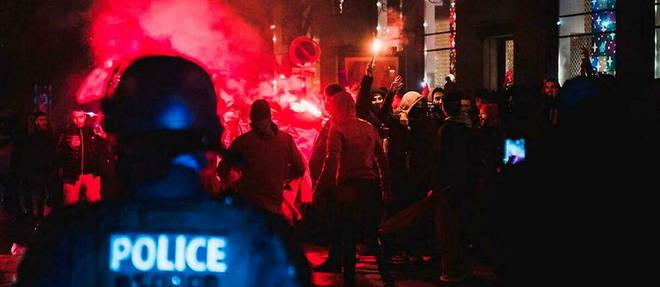 Selon des sources de la préfecture de police, 19 policiers ont été légèrement blessés. Selon des sources de la préfecture de police, 19 policiers ont été légèrement blessés.