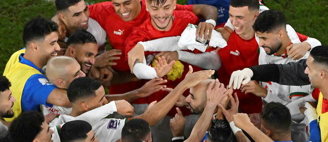 Au stade Al-Thumama de Doha, le 1er decembre 2022, l'equipe du Maroc celebre sa victoire sur celle du Canada (2-1) qui les envoie en huitiemes de finale de la Coupe du monde.
