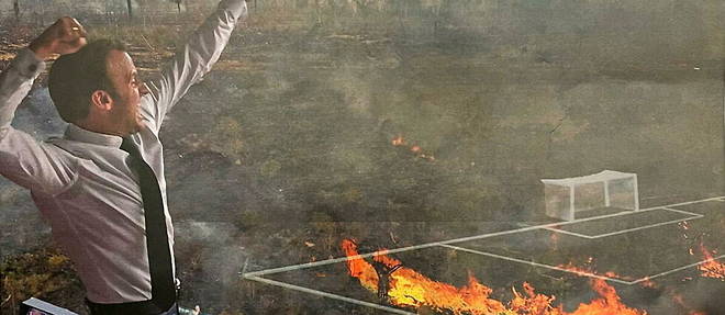 Le photomontage presentant Emmanuel Macron au bord d'un stade de football en flammes, a l'image de la biodiversite.
