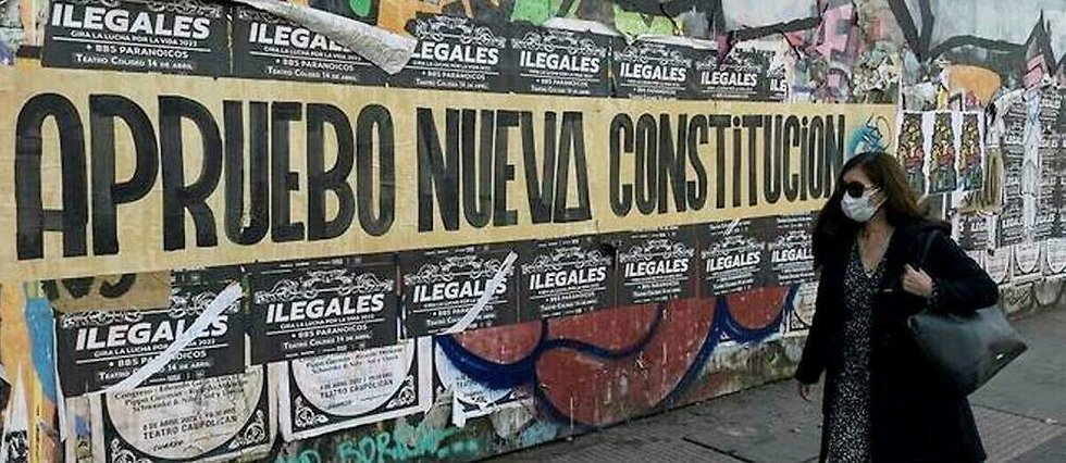 Trois mois apres le non au referendum, le Congres chilien a annonce un accord pour entamer un nouveau projet de Constitution.
