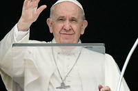 Le pape Fran&ccedil;ois a pr&eacute;par&eacute; une lettre de d&eacute;mission en cas de sant&eacute; d&eacute;faillante