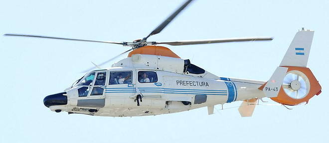 Les joueurs argentins ont troque le bus a imperiale pour des helicopteres. 
