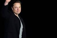 Apr&egrave;s avoir tergivers&eacute;, Musk annonce qu'il l&acirc;chera les r&ecirc;nes de Twitter