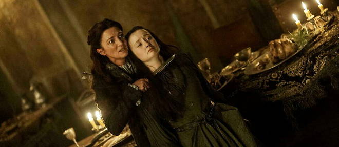 Michelle Fairley (Catelyn) aura du mal a se remettre du tournage eprouvant de la sequence des Noces pourpres.

