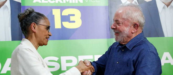 L'ancienne ministre Marina Silva rejoindra le nouveau gouvernement de Lula au poste cle de ministre de l'Environnement.
