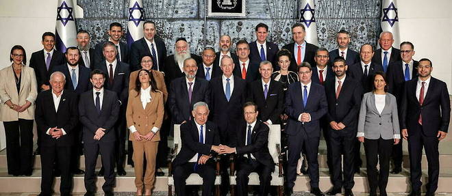 Le president Isaac Herzog, Benyamin Netanyahou et le 37e gouvernement d'Israel.
