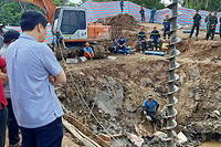 Vietnam&nbsp;: op&eacute;ration de sauvetage d&rsquo;un enfant tomb&eacute; dans un trou de 35 m&egrave;tres