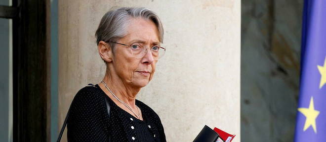 Elisabeth Borne a temporise a nouveau mardi sur le report de l'age de depart a la retraite a 65 ans, dont elle ne veut pas faire << un totem >> avant ses ultimes entretiens avec les partenaires sociaux sur la reforme controversee. 
