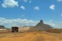  Dans les mines du pic d'Itabirito, le fer a permis la construction de ponts et de voitures dans le monde entier.
