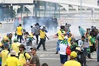 Br&eacute;sil: la police reprend le contr&ocirc;le des lieux de pouvoir envahis &agrave; Brasilia