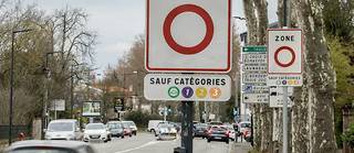 Depuis le 1 er  janvier, les voitures classées Crit'Air 4 et 5 n’ont désormais plus le droit de sortir du périphérique à Toulouse, sous peine d'une amende.
