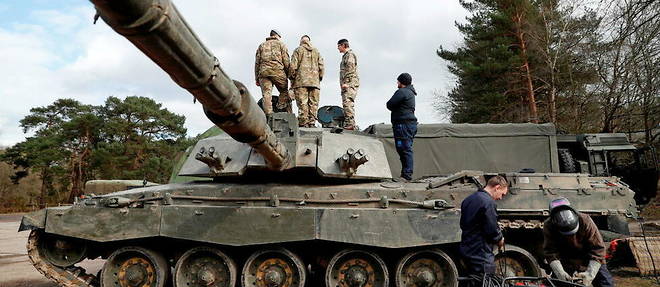 Plusieurs Challenger 2, chars lourds de l'armee britannique, devraient etre livres aux forces ukrainiennes. 
