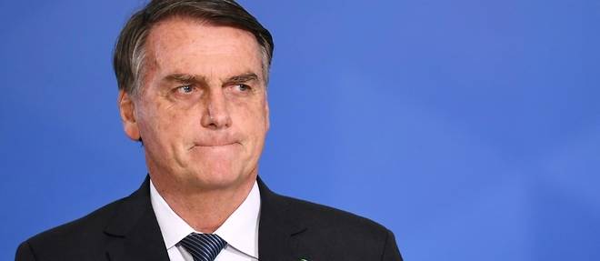 Saccage au Bresil: Bolsonaro vise par l'enquete, un ex-ministre arrete