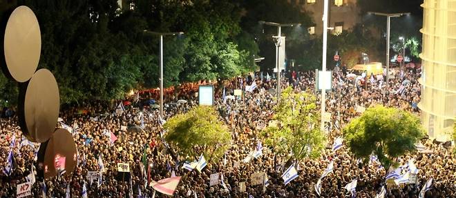 A Tel-Aviv, des dizaines de milliers d'Israeliens conspuent Netanyahu et "les fascistes"