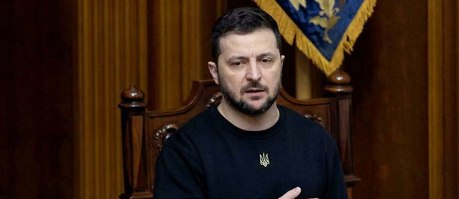 Volodymyr Zelensky s'adressant au Parlement ukrainien.  
