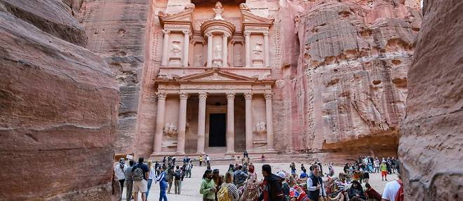 Le grand retour des touristes a Petra, la merveille du desert jordanien