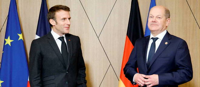 Emmanuel Macron et Olaf Scholz le 6 decembre 2022, a Tirana. 
