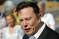 En un tweet et une reponse a Dimitri Medvedev, l'actuel vice-president du conseil de securite de la Russie, Elon Musk a fait perdre a Tesla 11 % de sa valeur mercredi.
