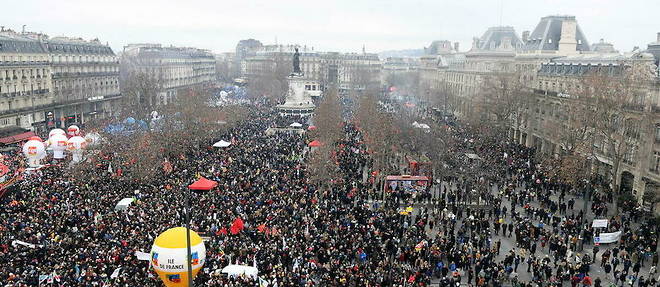 Au depart de la manifestation contre la reforme des retraites, jeudi 19 janvier place de la Republique a Paris.  
