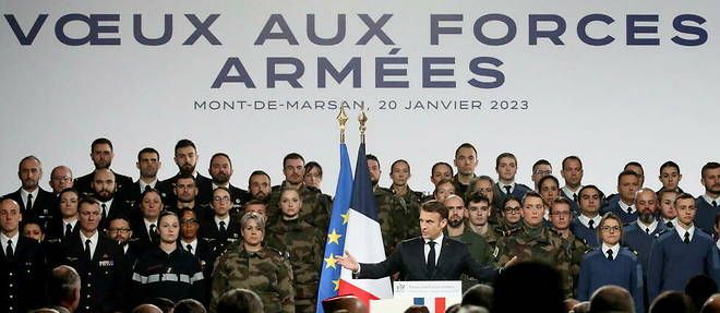 Emmanuel Macron lors de ses voeux aux armees sur la base de Mont-de-Marsan, le 20 janvier.  
