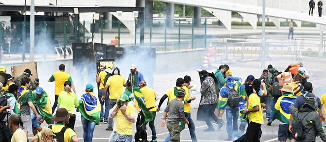 After the re-election of President Lula, supporters of former President Bolsonaro attacked several places of power in Brasilia.
