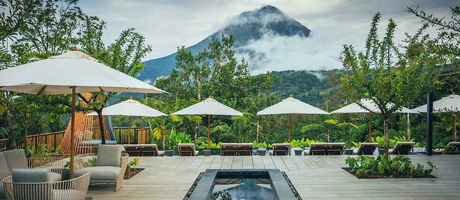 Situe au Costa Rica, le Nayara compte parmi notre palmares des 15 hotels qui compteront en 2023.
